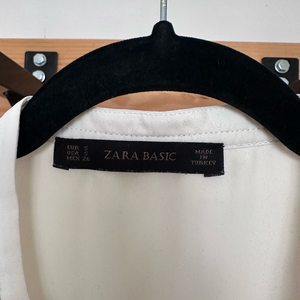 Zara ruffle blouse with black details - Picture 2 of 2
